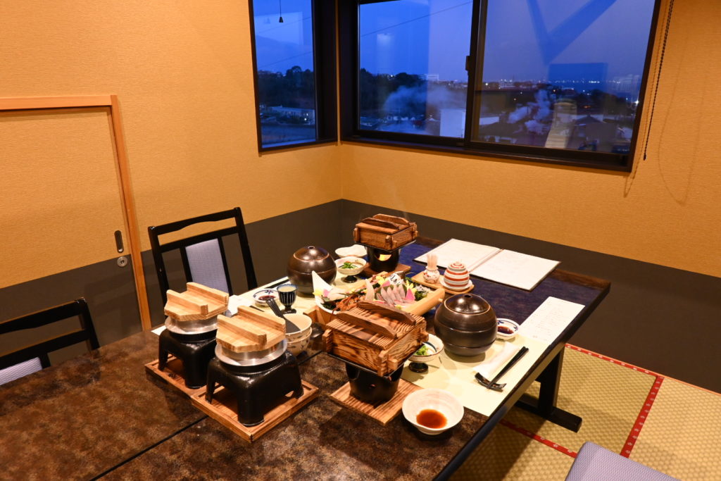 鉄輪温泉 八葉の客室でいただく、大分の旬を味わう割烹懐石料理